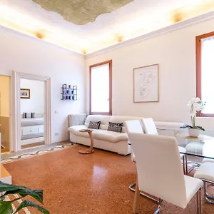 Ca' Pestrin House - San Marco Square Venice